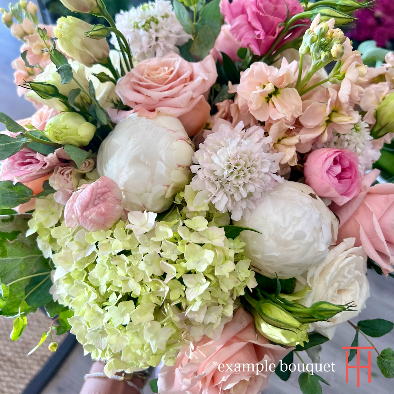 Gathered Mixed Fresh Flower Bouquet