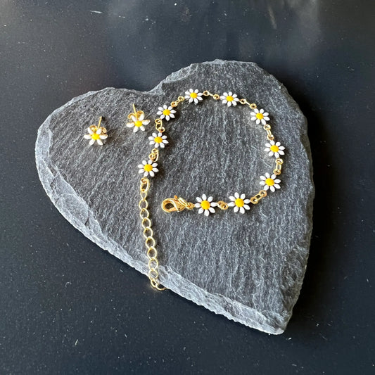 Gold Daisy Chain Bracelet Amano Studio
