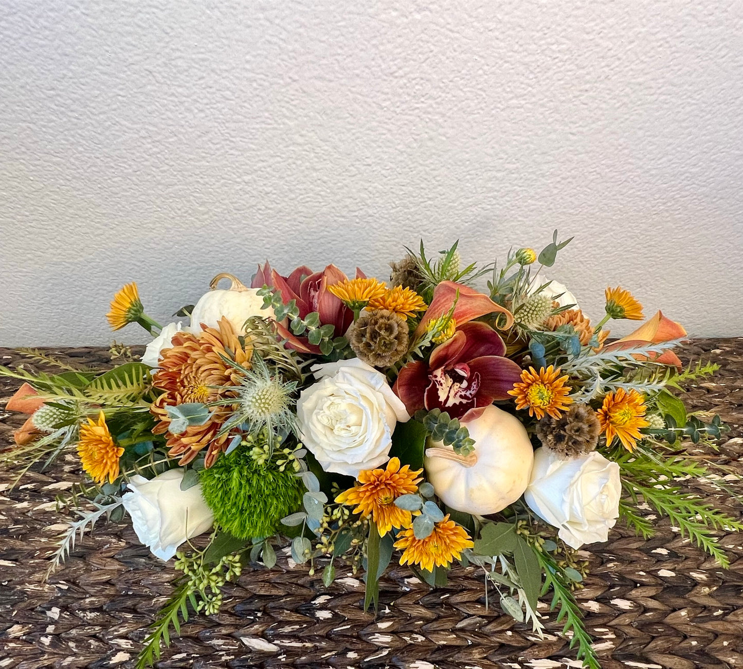 top view of thanksgiving table flower arrangement